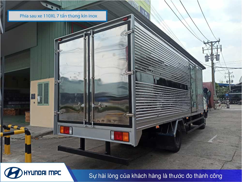 Xe tải Hyundai Mighty 110XL 7T thùng kín inox dài 6.3m